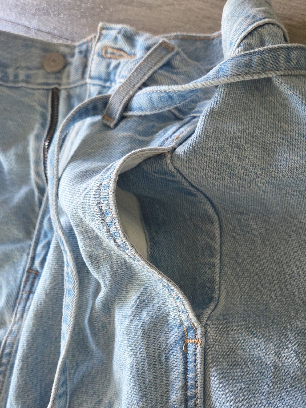 NWOT Levi's Xlong Light Wash Denim Skirt. Size 24. - Picture 5 of 13